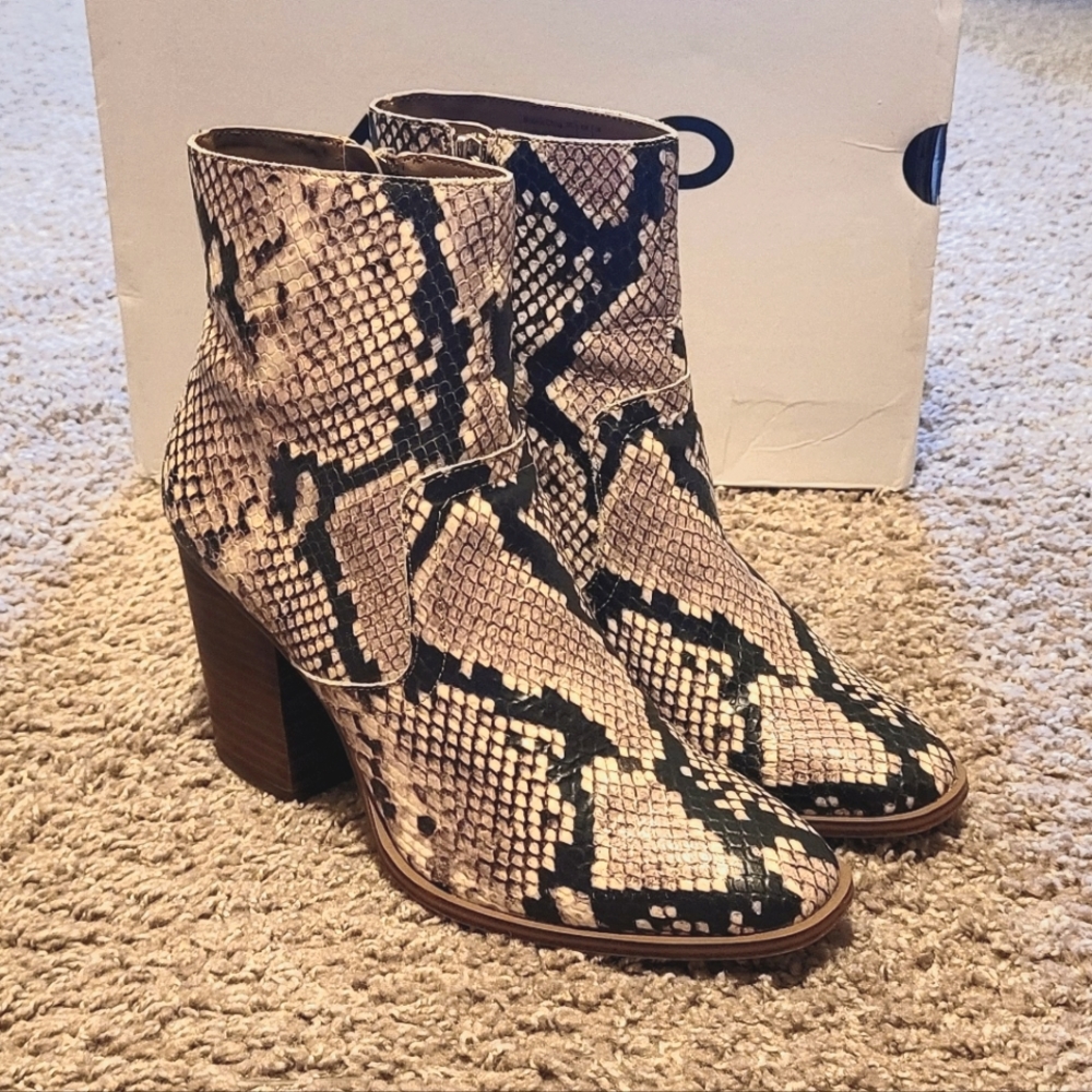 ALDO snake print western style boots